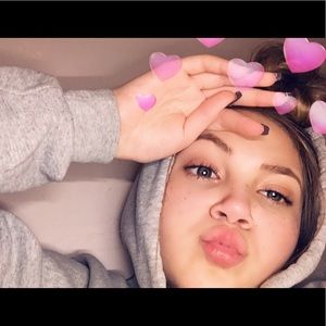 Meet your Posher, Olivia